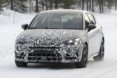 Cupra Leon met nieuwe neus en meer kracht in de sneeuw