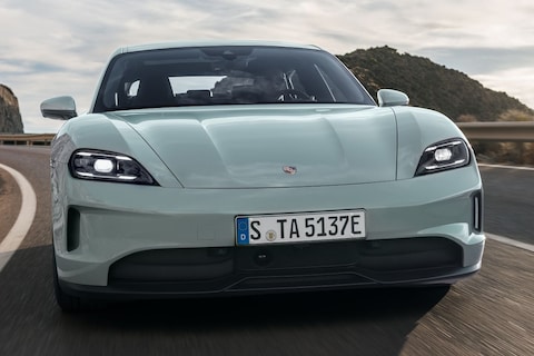 Vernieuwde Porsche Taycan kost minstens €107.000