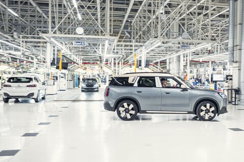 Weg uit Born: hier wordt de Mini Countryman nu gebouwd