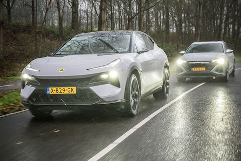 Audi SQ8 e-tron vs. Lotus Eletre S - Vergelijkende Test