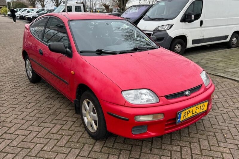 Mazda 323C