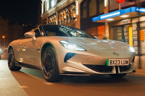 Het dak kan eraf: dit kost de MG Cyberster!