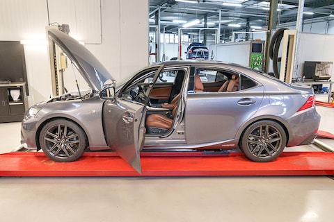 Lexus IS 300h F-Sport Edition (2014) – 308.303 km – Klokje Rond