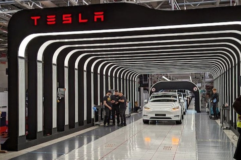 Duitse Tesla-fabriek tot volgende week dicht, meer dan honderd miljoen schade