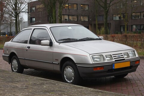 Deze Ford Sierra is prachtig oud geworden - In het Wild