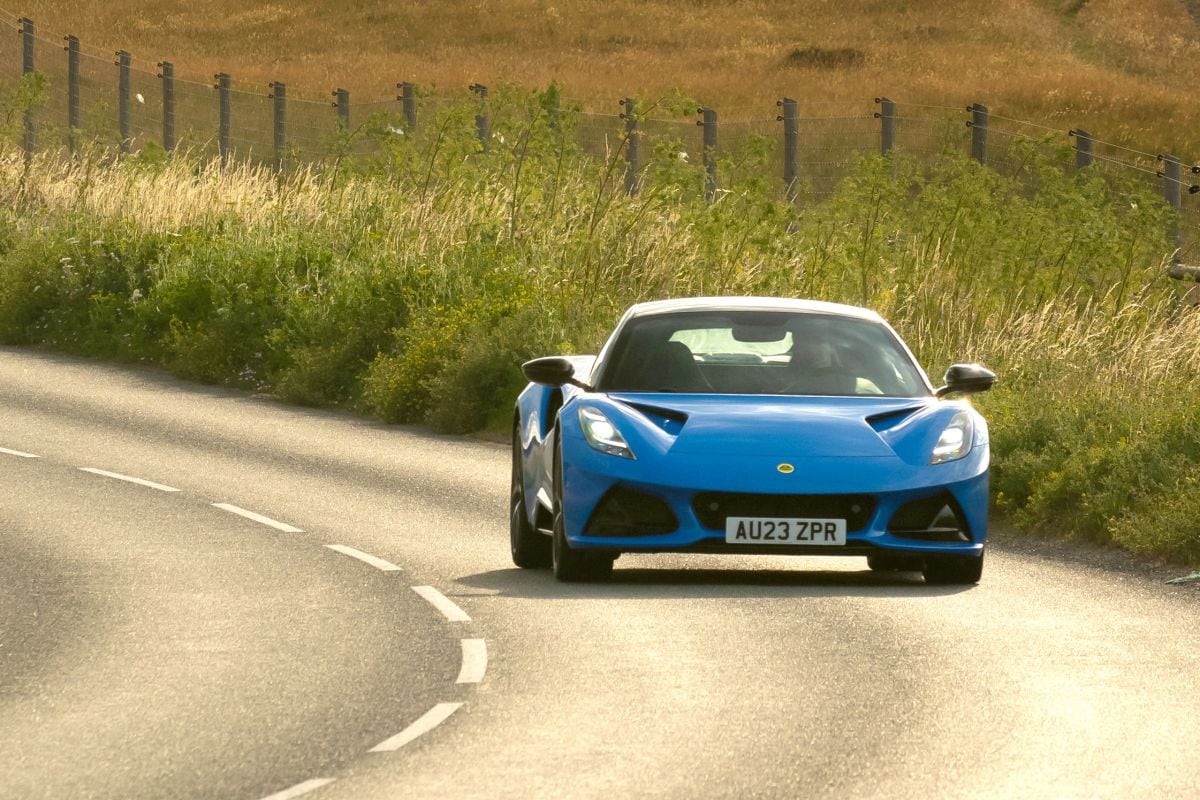 Lotus Emira i4