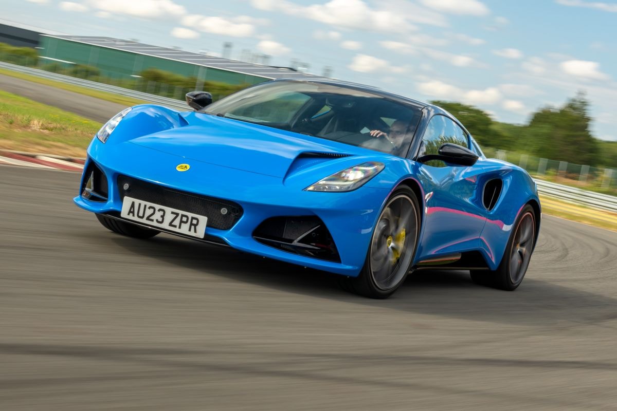 Lotus Emira i4