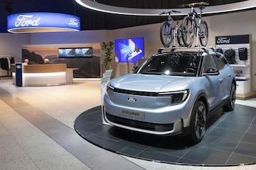 Ford Explorer bij de dealer