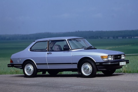 Te oud, te duur, te traag, te zwaar, te dorstig maar Jeroen Ekeler omarmde de Saab 90