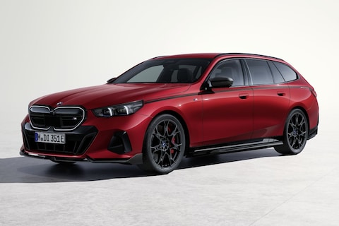 BMW 5-serie Touring en i5 Touring in sportiever M Performance-jasje