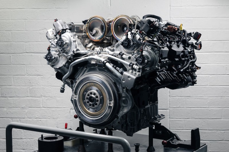 Bentley V8