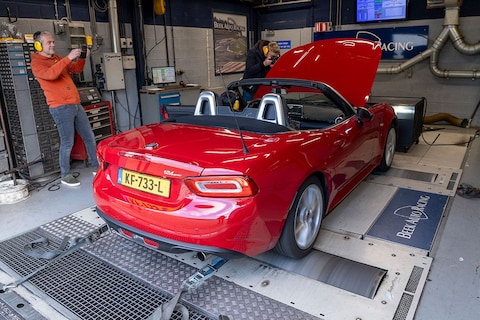 Fiat 124 Spider (2016) - Op de rollenbank