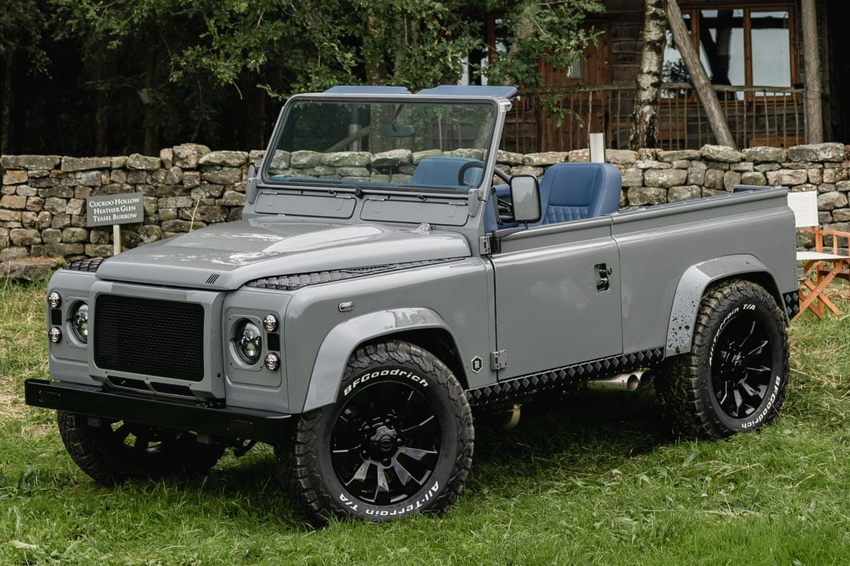 Land Rover Defender Retro Automotive