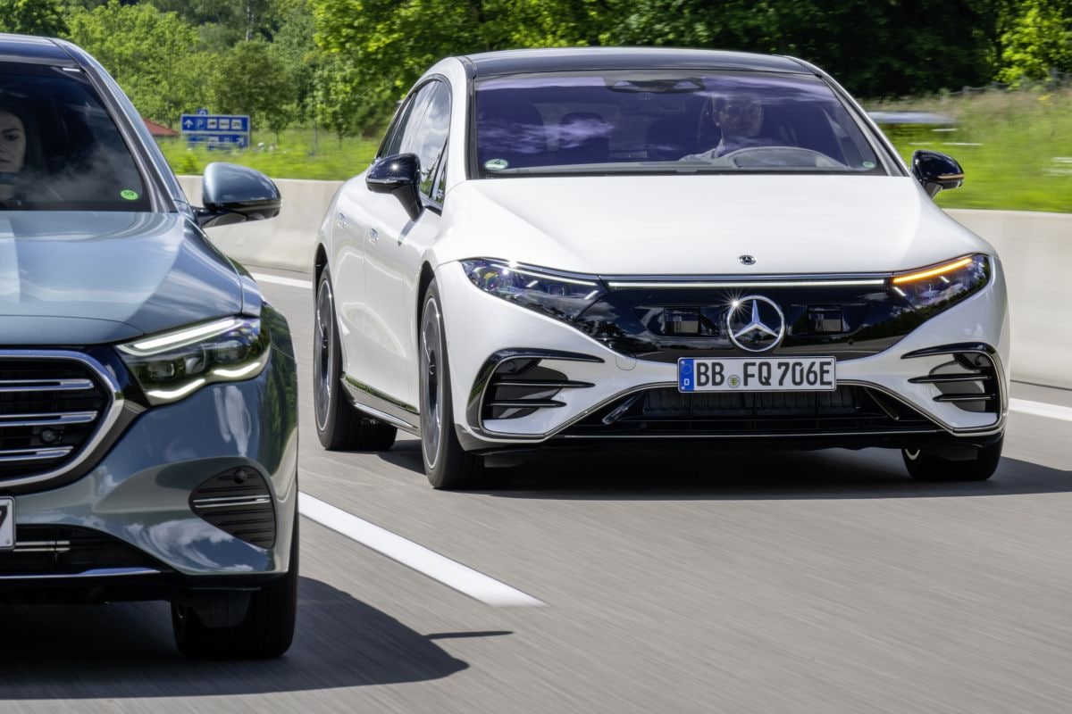 Mercedes-Benz Automatic Lane Change