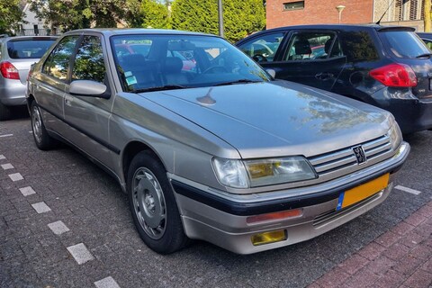 Deze Peugeot 605 werd als youngtimer naar Nederland gehaald - In het Wild