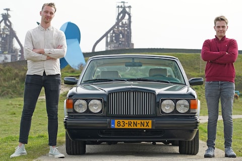 Lars en Bob zullen deze Bentley Brooklands altijd houden uit respect voor opa