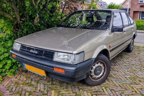 Deze Toyota Corolla was altijd al verrassend opvallend - In het wild