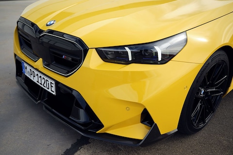 Autokleuren 2024: wereldwijd minder wit, meer ‘warme tinten’