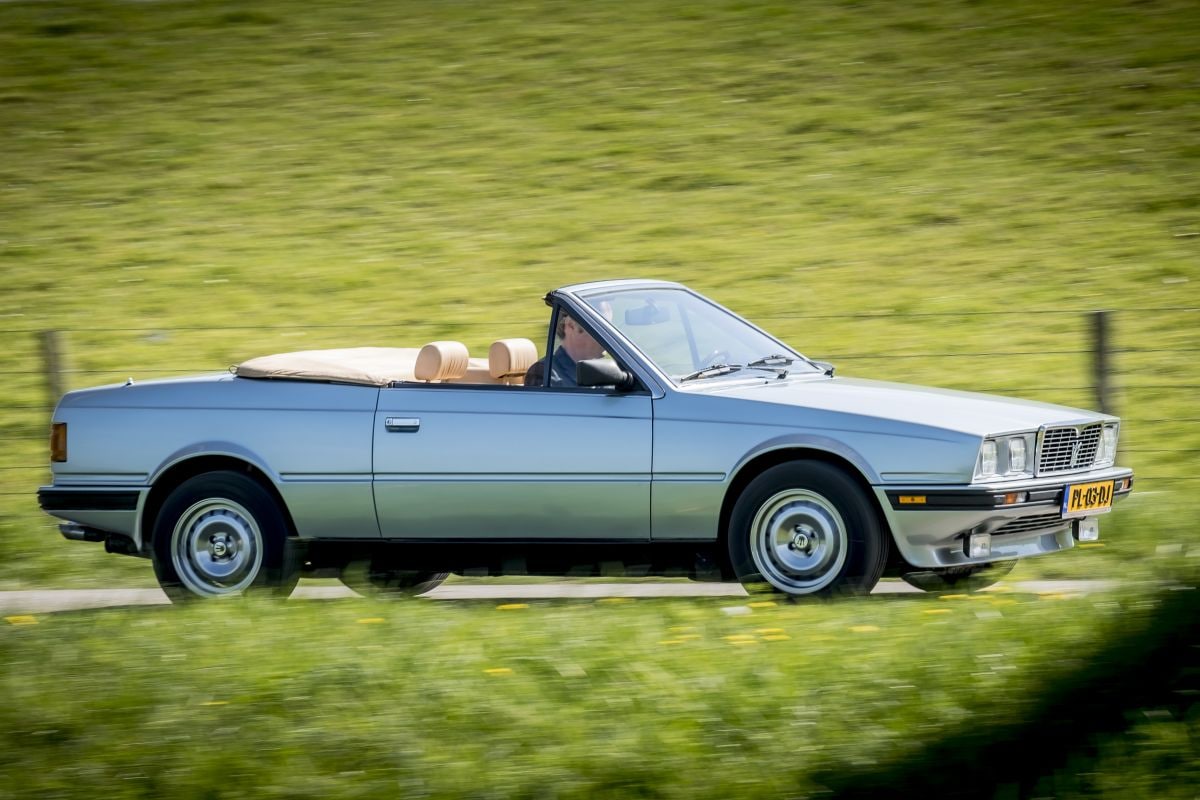 Maserati Biturbo Spyder vs BMW 325i Cabriolet