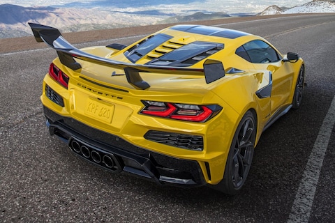 De Chevrolet Corvette ZR1 sprint nauwelijks sneller dan een hybride