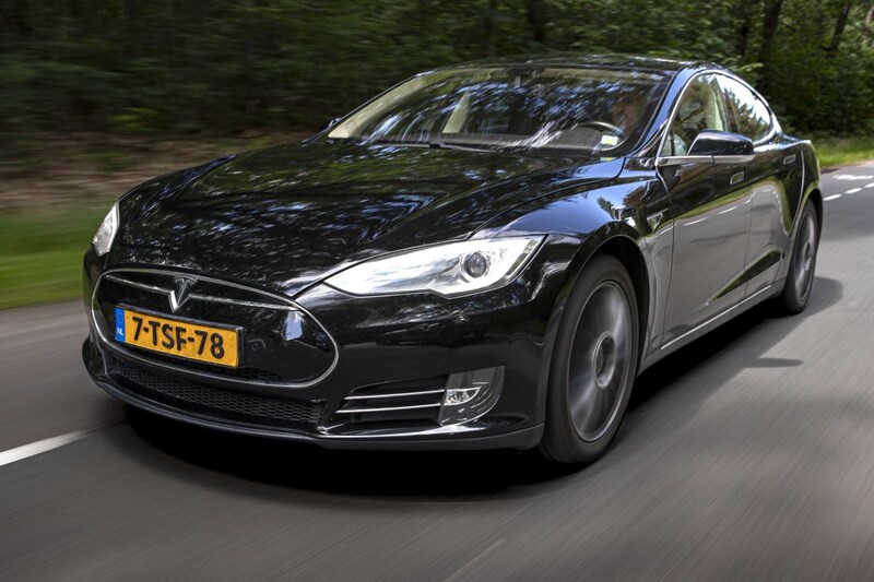 Tesla Model S Klokje Rond