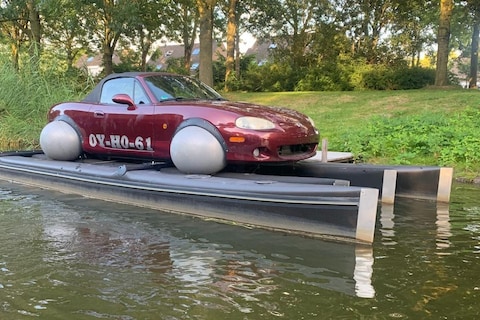 Mazda MX-5 te water - In het Wild