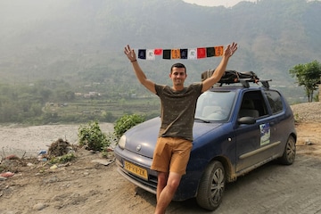 Stijn die met zijn Fiat Seicento naar Nepal reed en terug