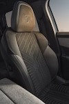 Peugeot e-5008