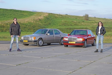 Broer en zus rijden allebei 30 jaar oude Mercedes-Benz