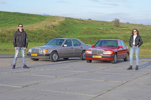 Broer (20) en zus (18) rijden allebei een 30 jaar oude Mercedes omdat vader en opa dat erin stampten