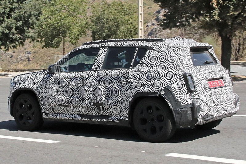 Spyshots Renault 4