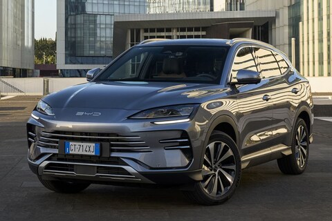 Chinese merken verkopen steeds meer brandstofauto’s in Europa: BYD gaat PHEV’s hier bouwen