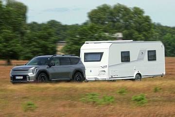 Kia EV9 met caravan