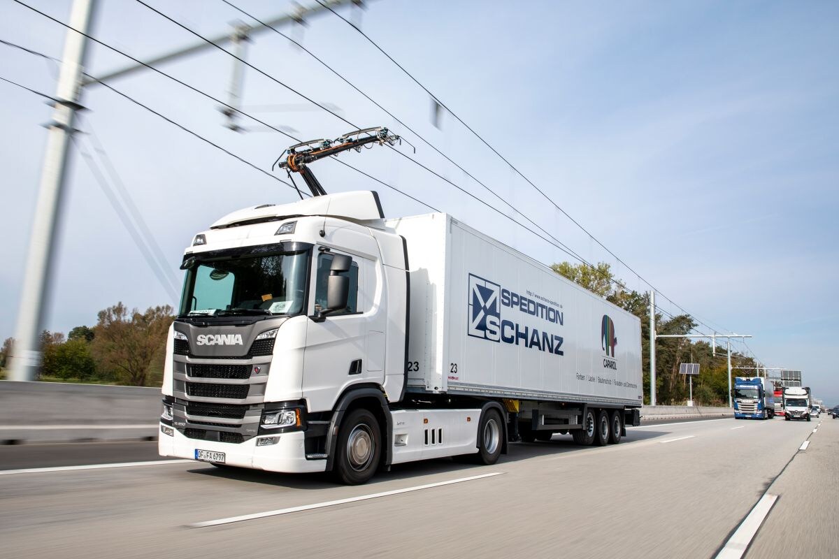 Scania die elektrisch rijdt met bovenleiding