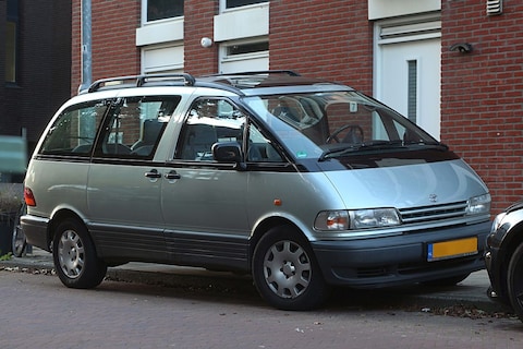 Kersverse import: Toyota Previa uit 1993 – In het Wild