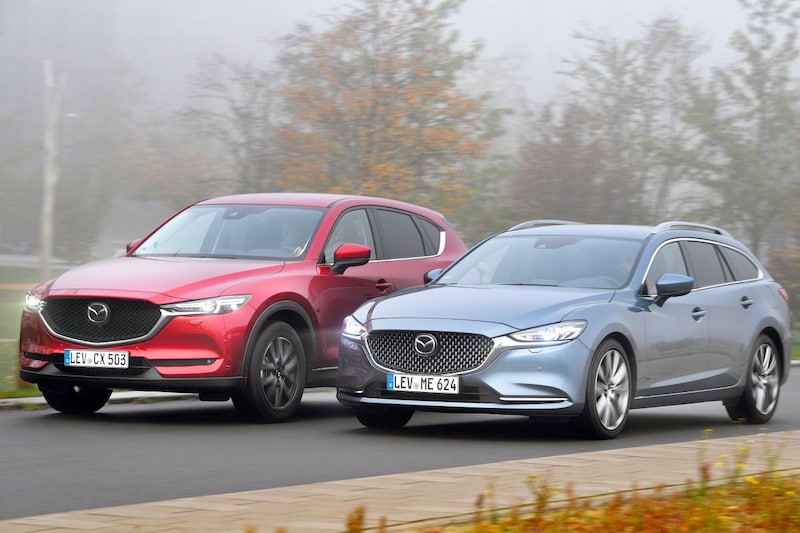 Mazda CX-5 naast Mazda 6 Sportbreak