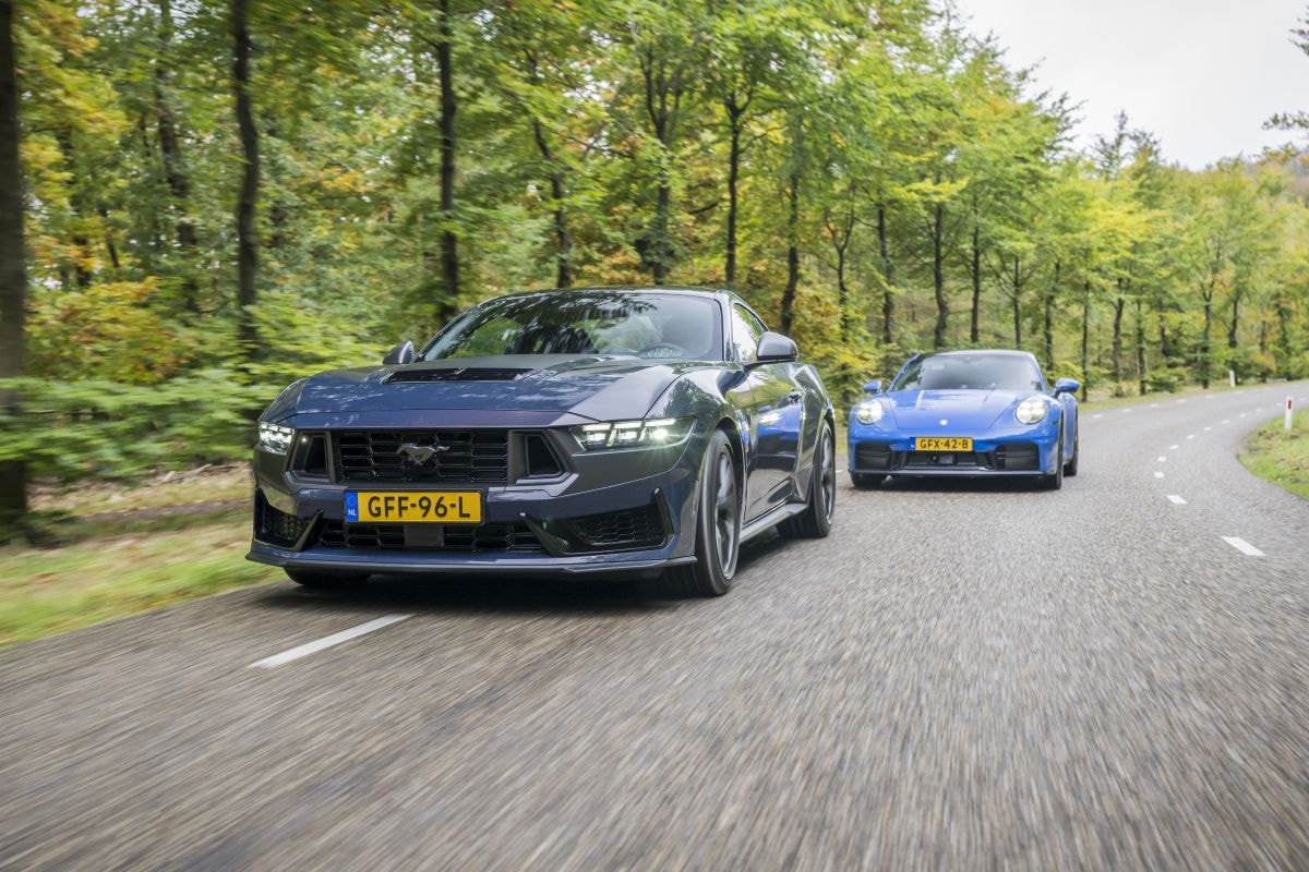 911 vs Mustang