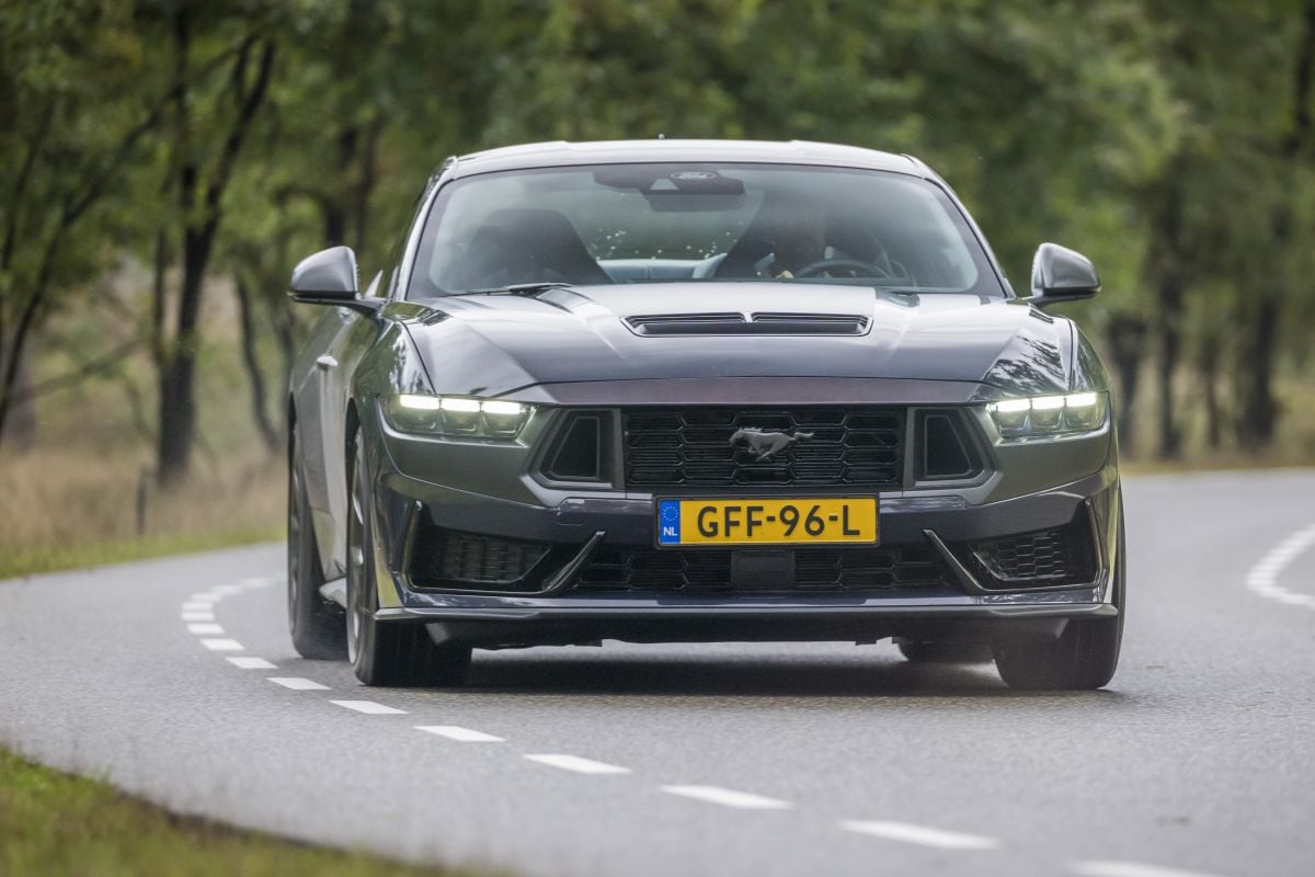 Ford Mustang Dark Horse
