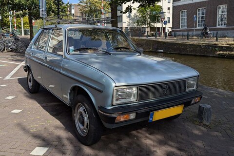 Deze Peugeot 104 verscheen vlak voor de 205 - In het Wild