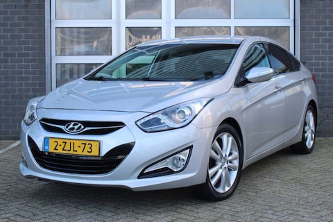 Het voordeel van een niet gewilde sedan als occasion: veel auto voor weinig geld