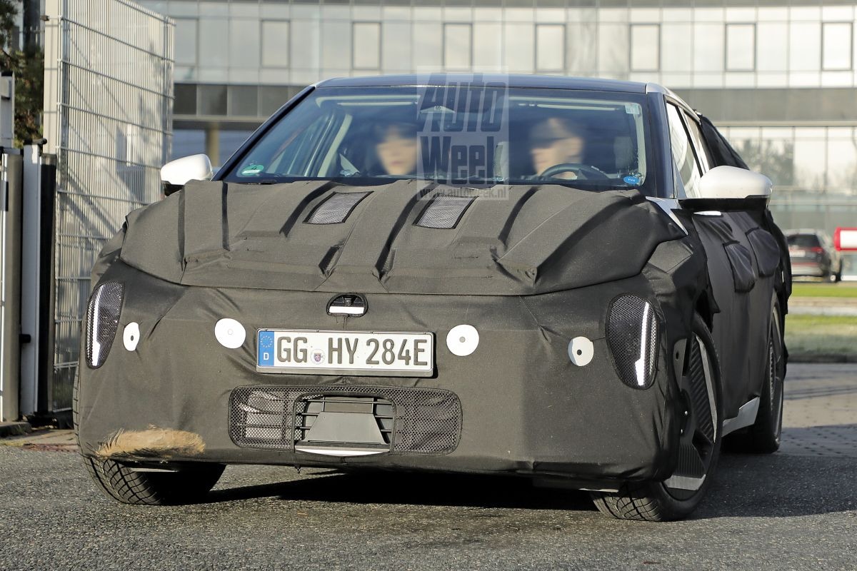 Kia EV4 spyshots