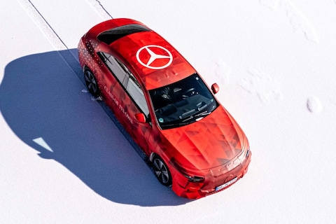 Mercedes-Benz vestigt hoop op nieuwe modellen na flinke winstdaling