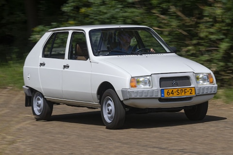 Citroën Visa Spécial (1980) – Ondanks Peugeot 104-basis op en top Citroën-karakter