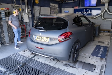 Peugeot 208 GTI by Peugeot Sport