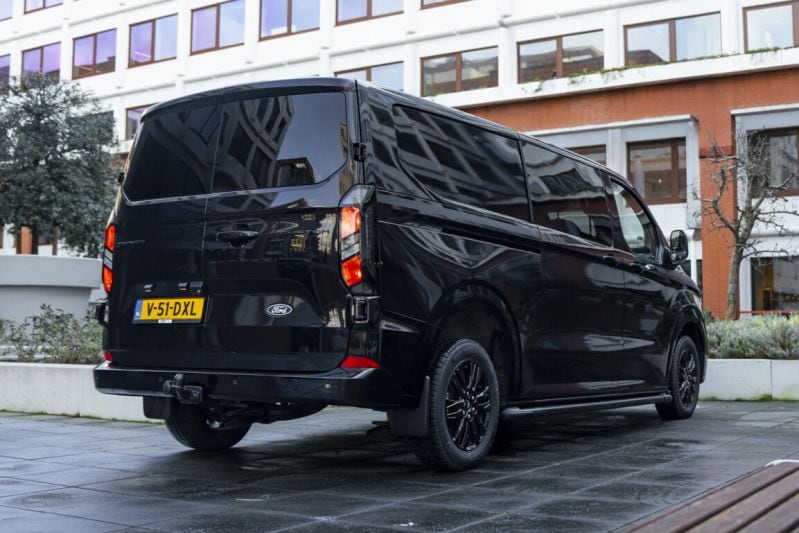 Ford Transit Custom Black Platinum