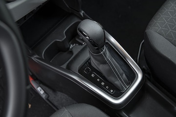 Suzuki Swift automaat naast handbak