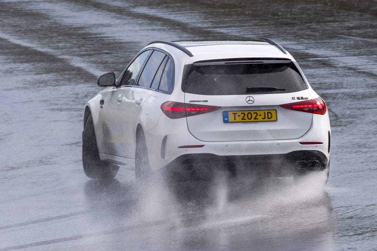 Mercedes-AMG C 63 S E Performance