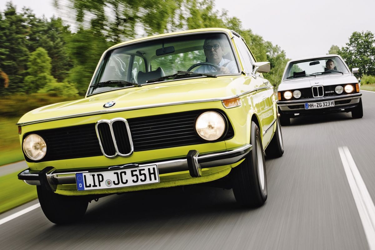 BMW 2002 tii vs BMW 323i