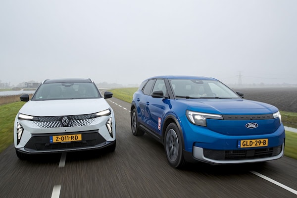 Renault Scenic vs Ford Explorer