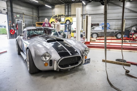 Stuurbekrachtiging in klassieker bouwen: vloek of zegen? Roger deed het en nu is het zijn business